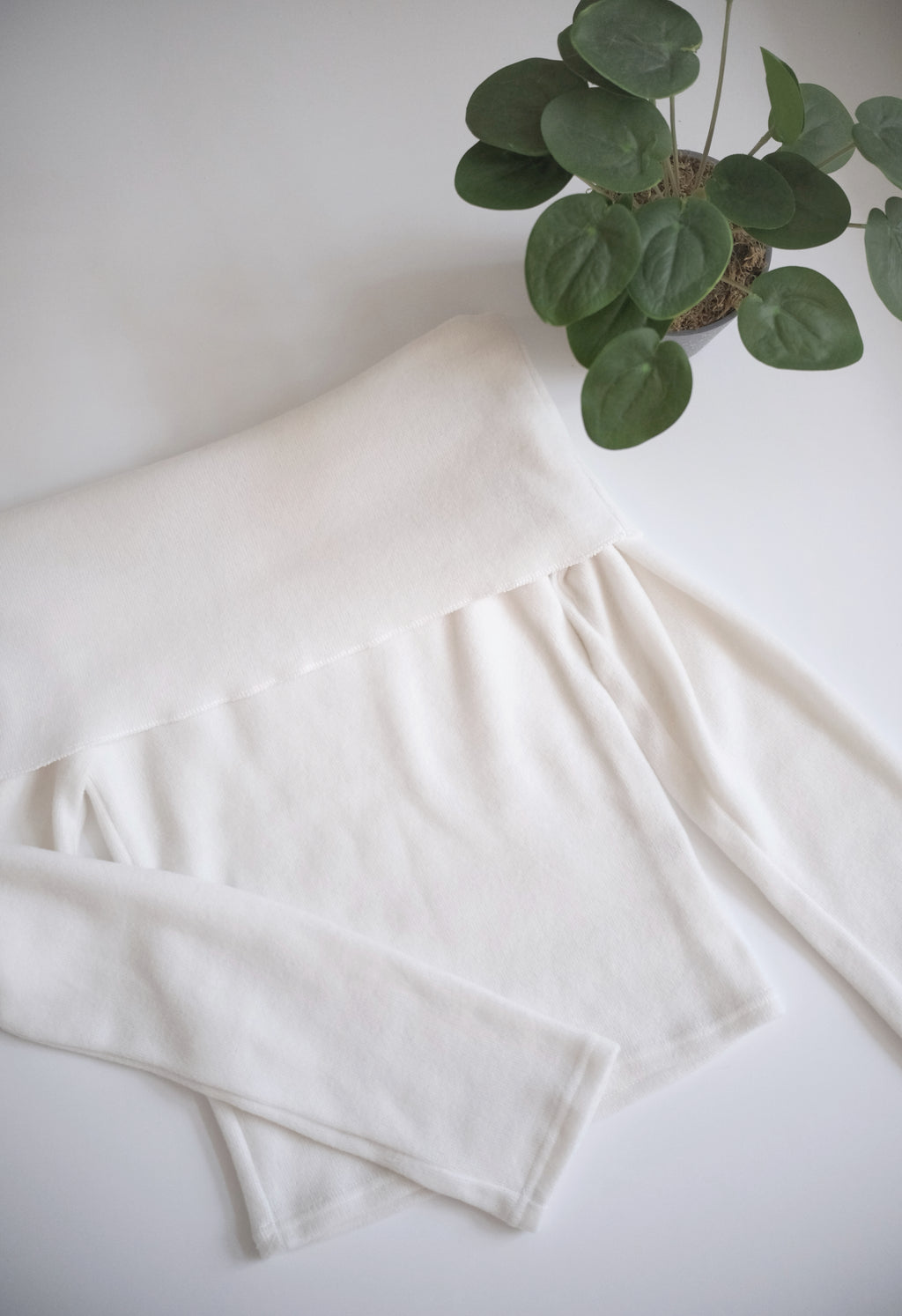 KR 新網站迎新優惠 冬日八色一字肩上衣