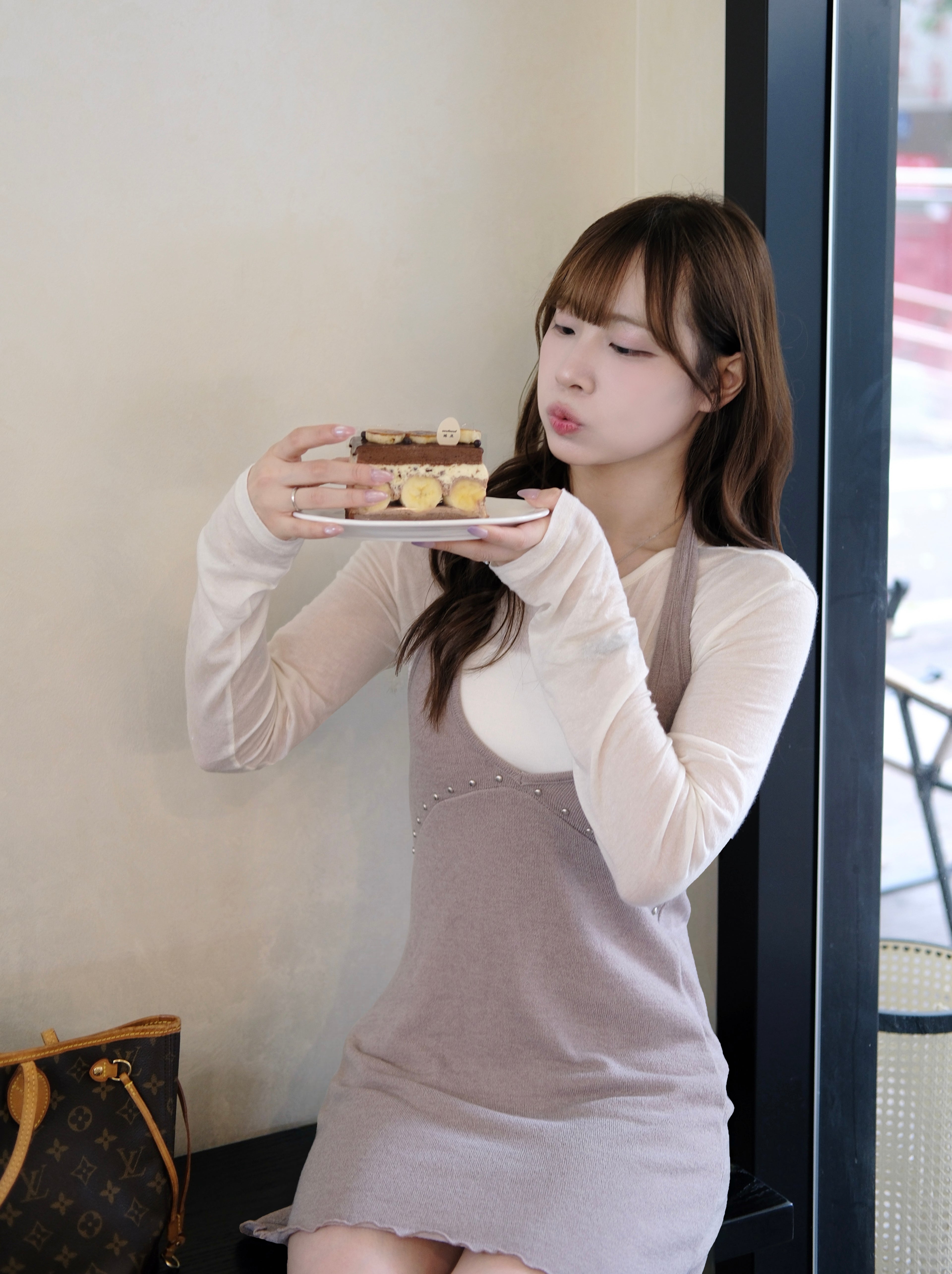 KR 小窩釘迷你花邊連身裙￼￼