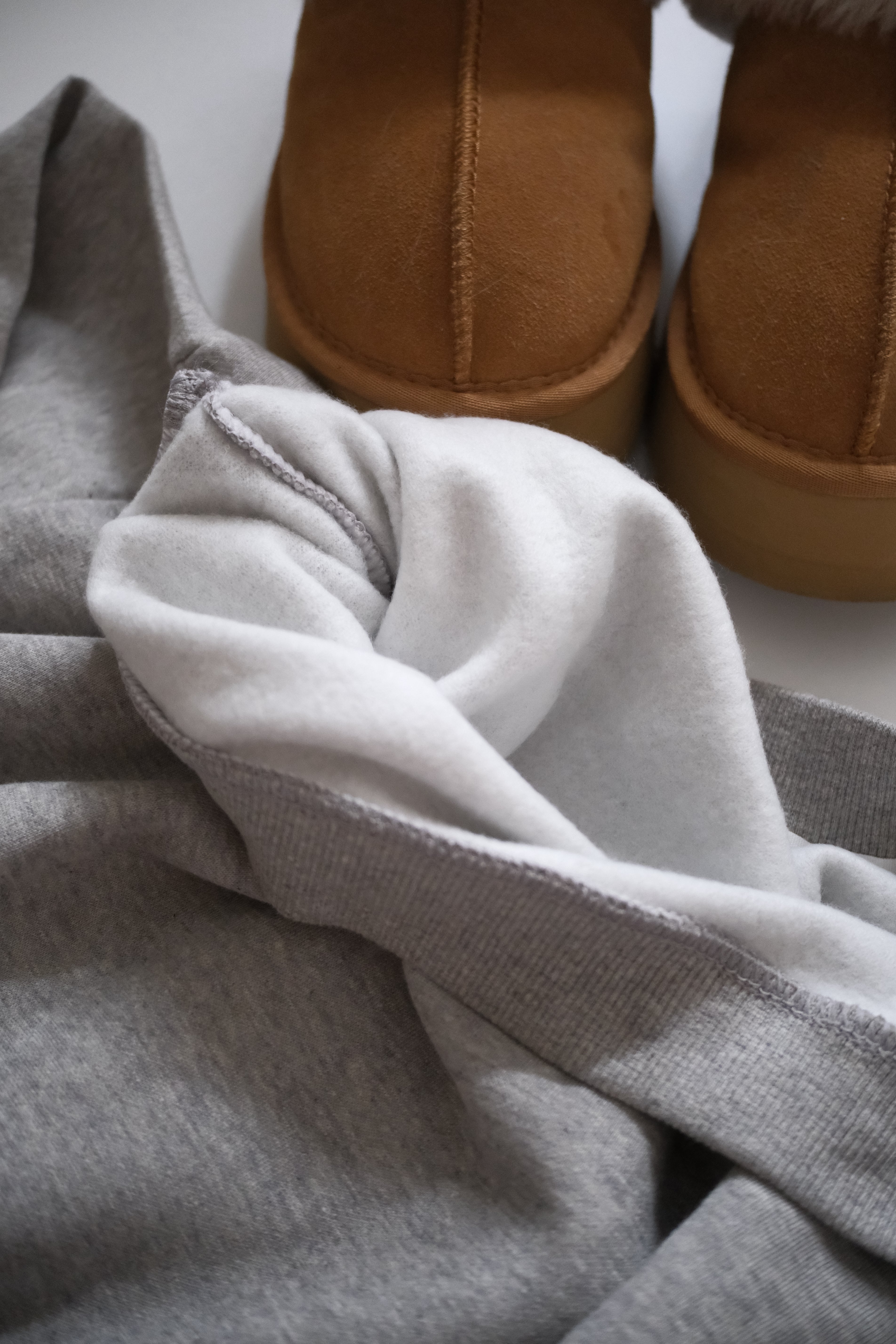 KR 絨毛保暖窩釘斜肩衛衣