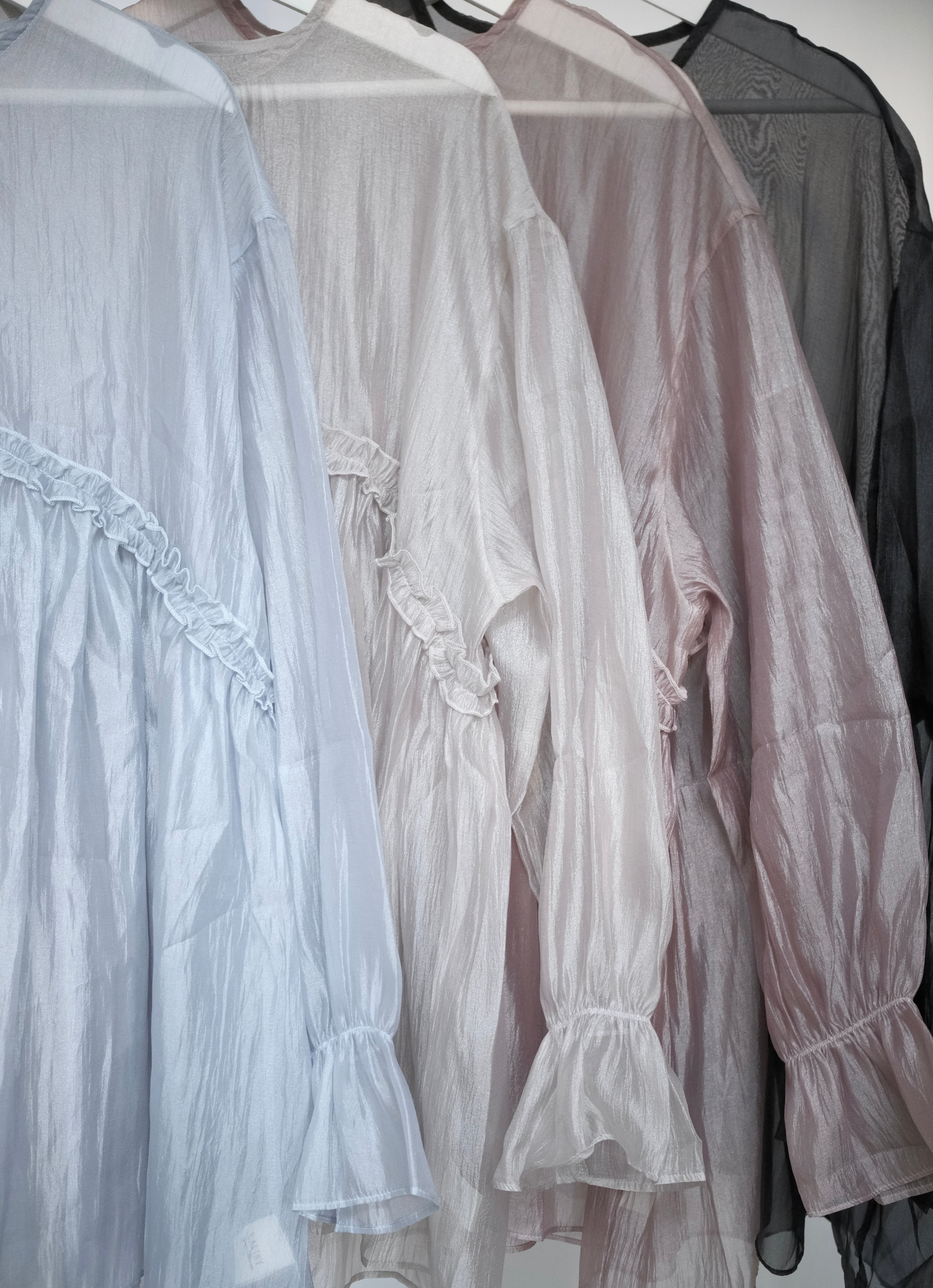 日系感透光暗閃四色 Ruffle Top