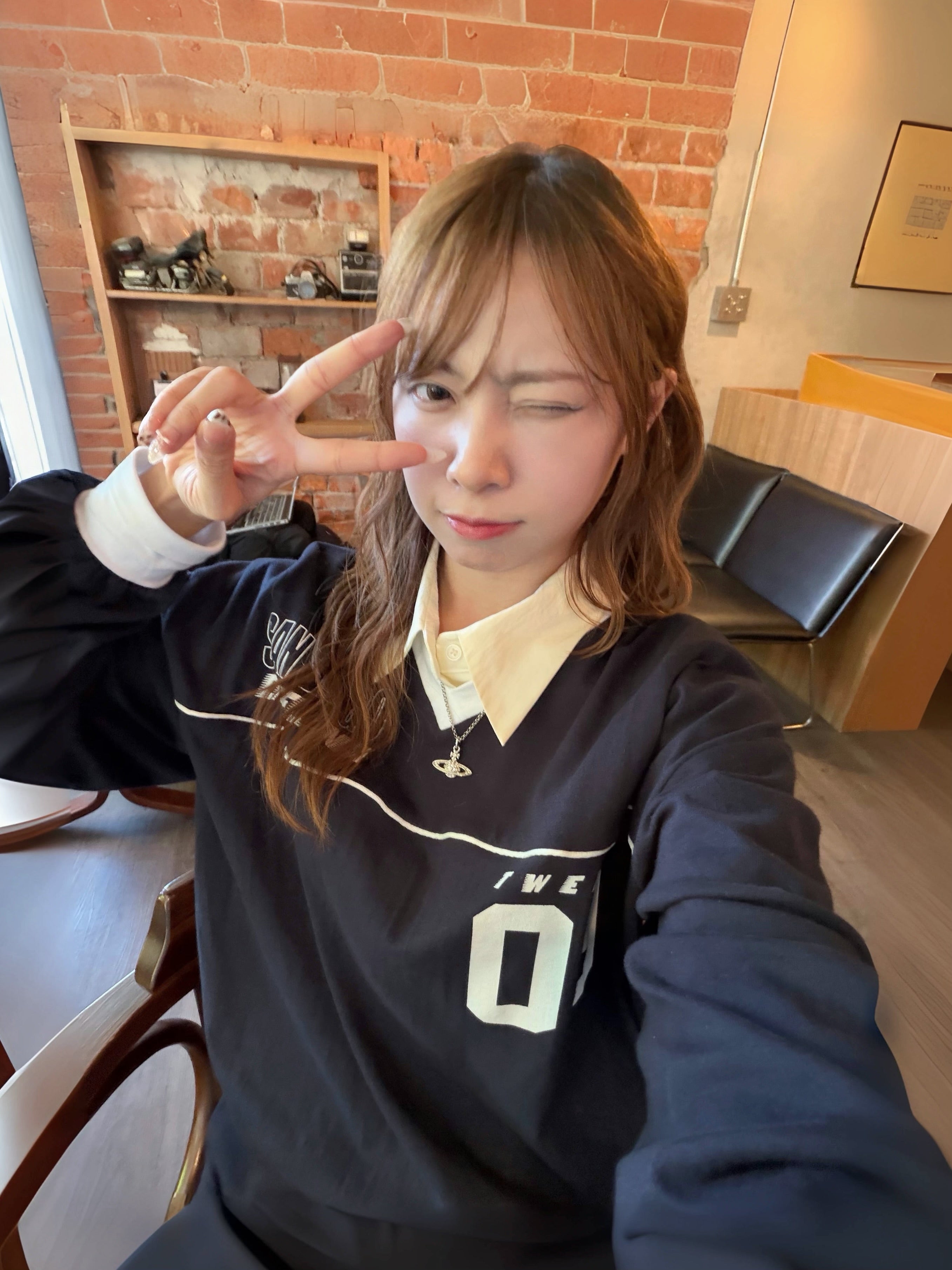 KR 秋季小v領9號棒球風衛衣