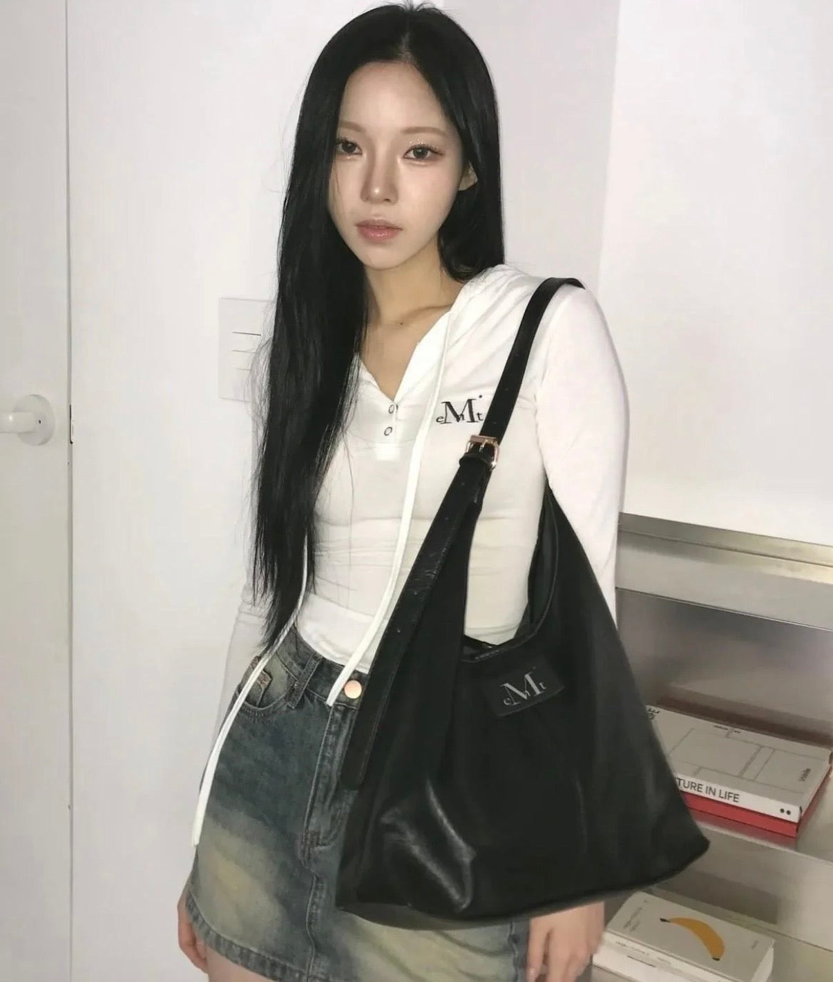 KR MUCENT LEATHER SHOULDER BAG