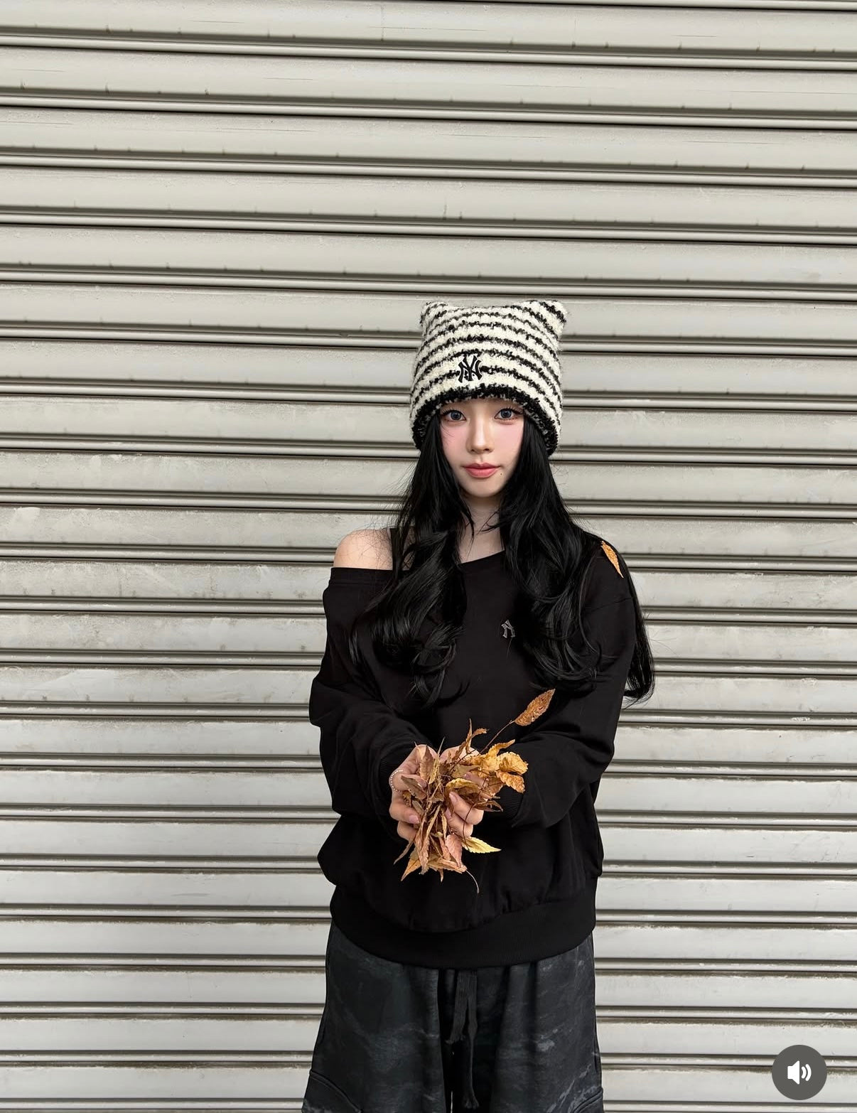 KR MLB KARINA同款簡條貓耳冷帽