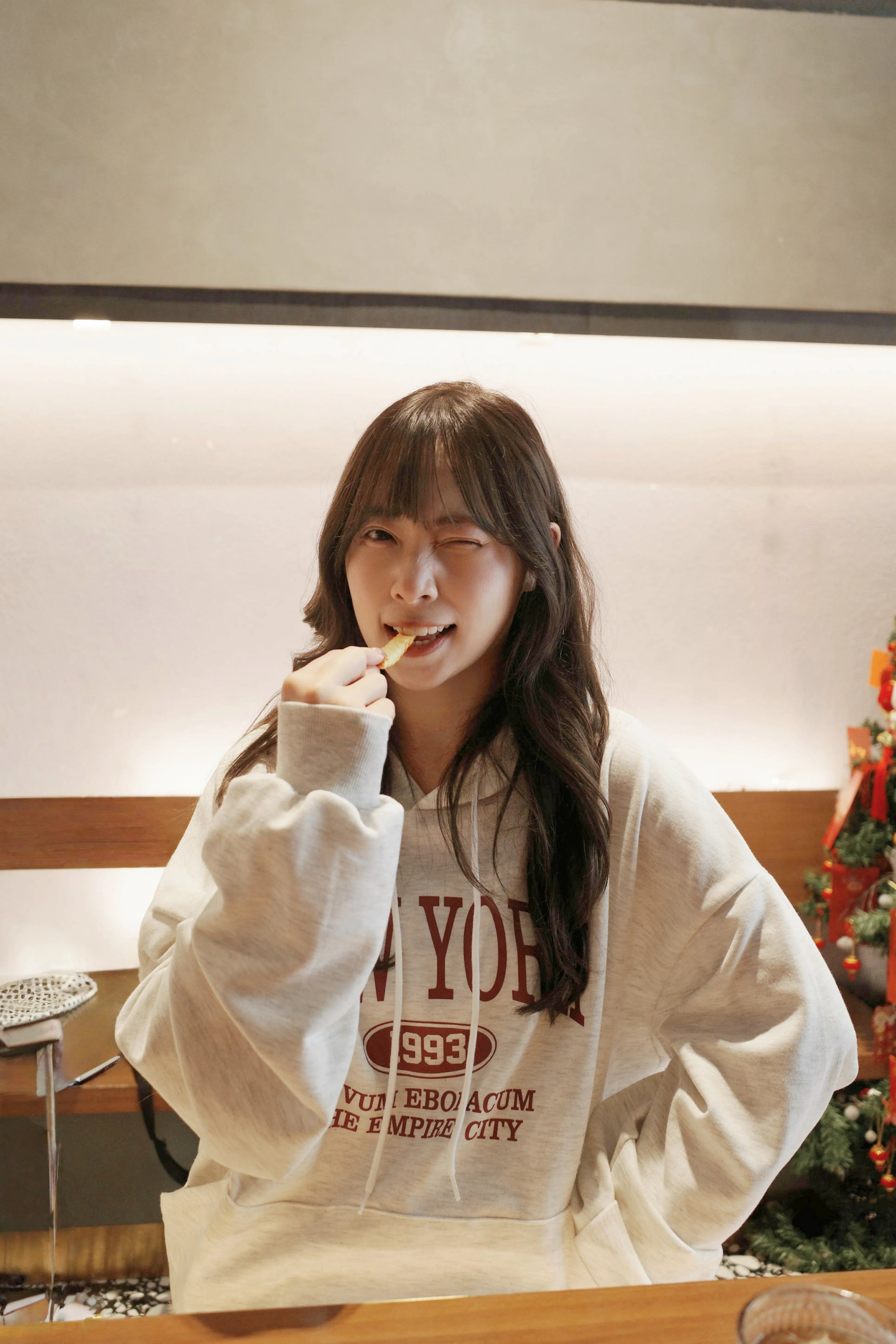 KR 25ss春裝新款超薄身 情侶衛衣 2件